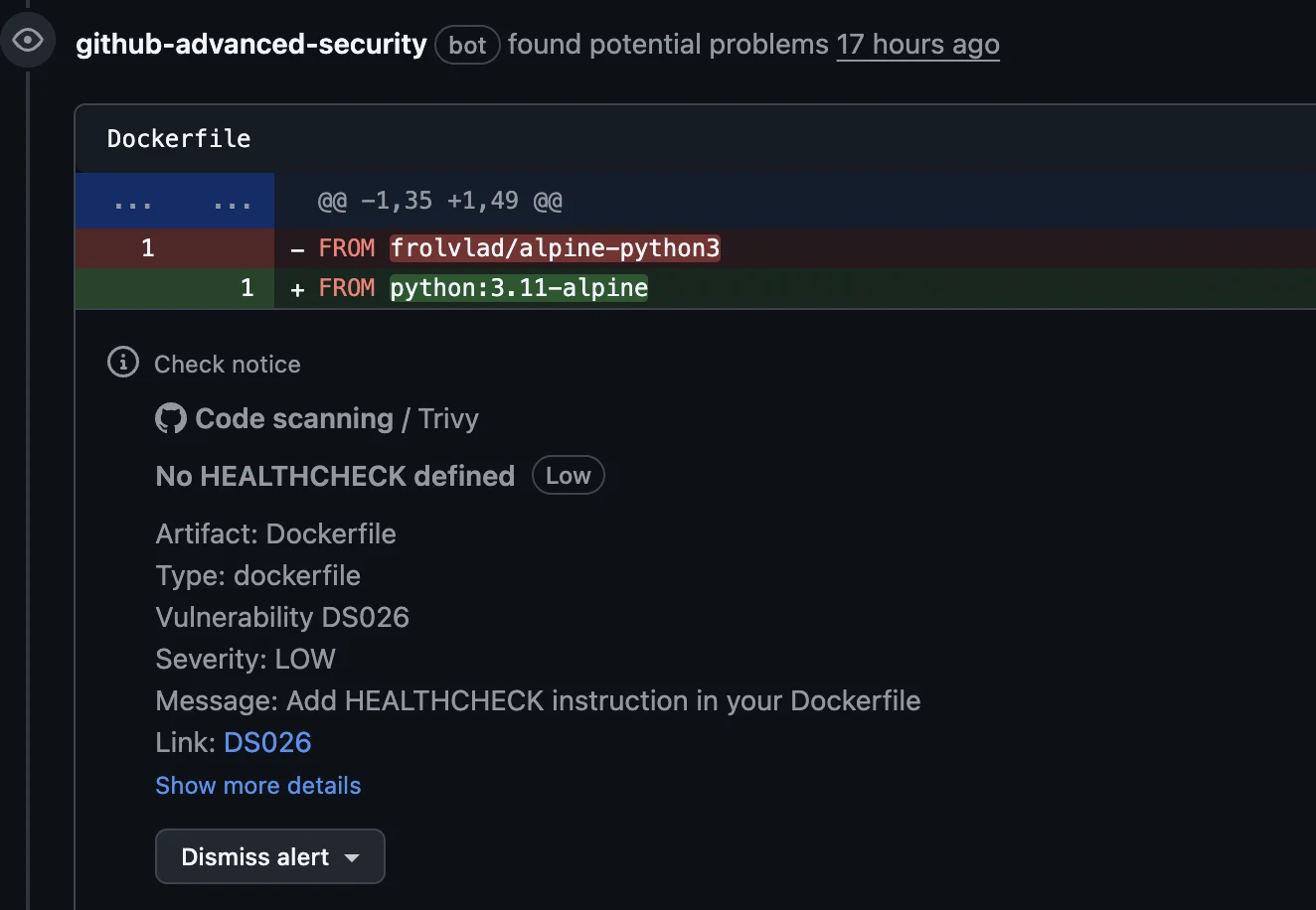 Comentário automático do bot github-advanced-security num Pull Request, apontando a ausência de HEALTHCHECK no Dockerfile via Trivy